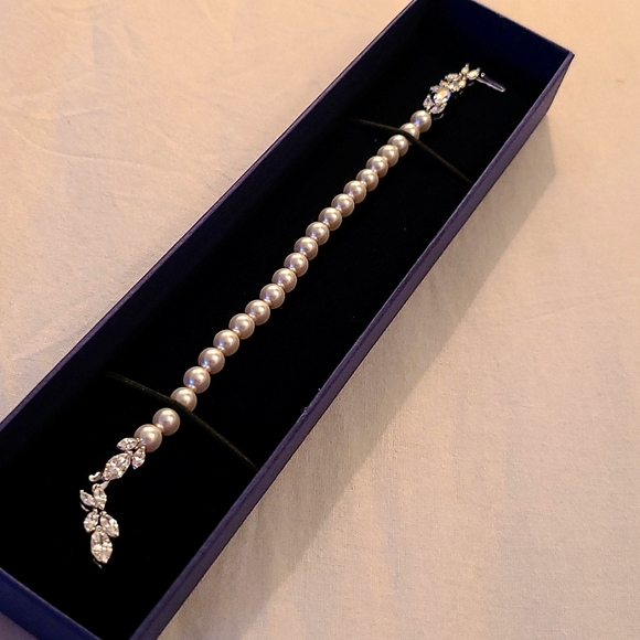 Swarovski Louison Pearl Bracelet - Picture 3 of 5